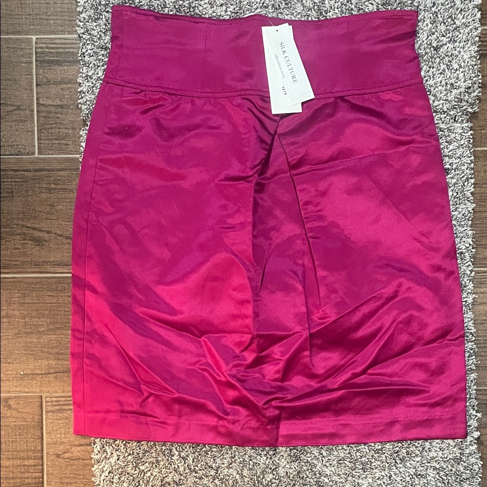 Elegant Fuchsia Satin Pencil Skirt